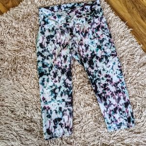 🌼Old Navy Active Capri leggings